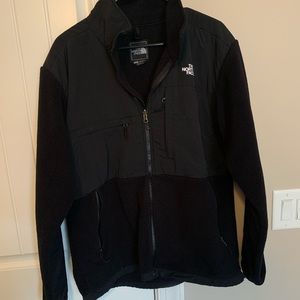 Mens the north face jacket. Black. Size large